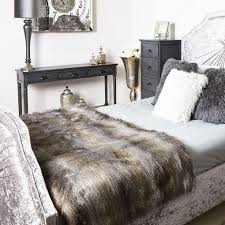 Mink Grey Artic Wolf Faux Fur Throw Picture Perfect Home Redecorate Bedroom Bedroom Themes Theme Room Decor
