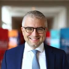 Elly Storch's Instagram, Twitter & Facebook