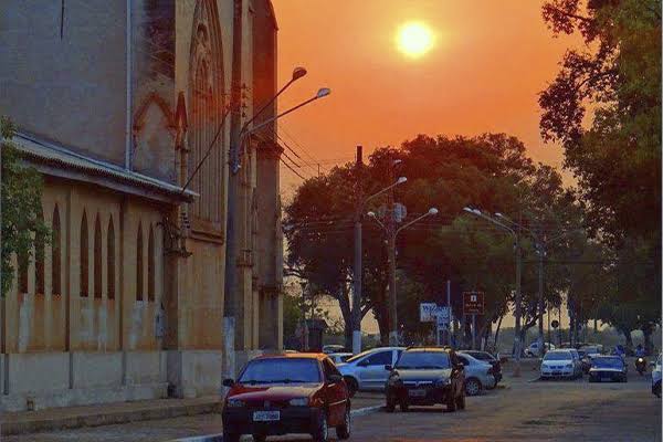 Onda de calor continua em Mato Grosso com temperatura de at&eacute; 43&ordm;C em C&aacute;ceres - Express&atilde;o Not&iacute;cias