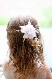 If you have short blonde hair and cannot go for those wavy hairstyles then this exquisite wedding hairstyle for girls having short hair is perfect for you. Wedding Hairstyles For Short Hair Girls Addicfashion