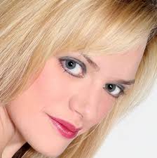 Hellen Paula Email & Phone Number