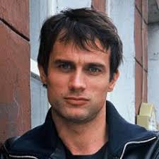 Hardy krüger jr., geboren 1968 in lugano, ist ein deutscher schauspieler. Gegen Den Wind 1994 Fernsehserien De