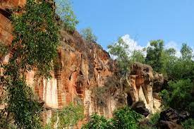 Look through examples of zaman batu kapur translation in sentences, listen to pronunciation and learn grammar. Batu Kapur Picture Of Bukit Kapur Aermata Bangkalan Madura Island Tripadvisor