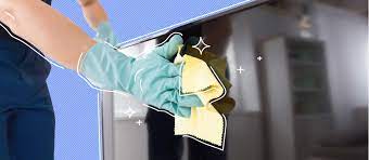If you want a clean lcd screen, here's how to tackle cleaning a tv without leaving streaks. How To Safely Clean Your Tv Screen In 4 Easy Steps 2021 Bungalow