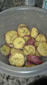 Shake Bake Roasted Parmesan Potatoes Red Potatoes Light Olive Oil Italian Seasoning A Little Salt Garlic Powder Parmesan C Recipes Veggie Dishes Food