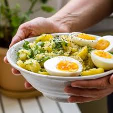 Lauwarmer Schwabischer Kartoffelsalat Ohne Mayo Und Ein Blick In Meinen Balkongarten Rezept Kartoffelsalat Ohne Mayo Kartoffelsalat Schwabischer Kartoffelsalat