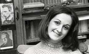 Dans une précédente biographie, nous avons discuté du rôle principal  masculin de la série du TdP, soit le beau Joseph-Arthur Lavoie incarné par  l'illustre Pierre Dufresne. Il reste néanmoins à souligner l'incontournable