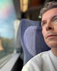 Gestern hab ich sie den ganzen Tag gespürt. Als ob sie bei mir wäre. Als ob  sie mich begleitet. Selbst auf der Bühne hatte ich das Gefühl, meine Kleine  sitzt neben mir