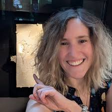 Happy #MUSEUMSELFIEDAY with all my favorite selfies from the @fieldmuseum  #Spinosaurus #t.rex #SueTheTyrannosaurus #suethetrex #archeopteryx  #globidens #Thylacosmilus