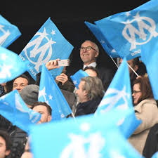 Depuis environ un an désormais, les rumeurs sur la cession du club n'arrêtent pas de fleurir sur les réseaux sociaux. Les Coulisses Du Rachat De L Om Par L Americain Frank Mccourt L Equipe