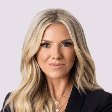 Lauren Webb's Instagram, Twitter & Facebook