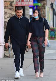 We are in no way affiliated. Amanda Bynes Seen For First Time In 6 Months With Fiance In La Aktuelle Boulevard Nachrichten Und Fotogalerien Zu Stars Sternchen