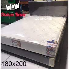Terdapat beragam ukuran kasur, mulai dari 80 x 200 cm hingga 180 x 200 cm, sehingga kamu bisa memilih ukuran yang kamu inginkan. Cuci Gudang American Pillo Tipe Supreme Ukuran 180x200 Set Dengan Divan Dan Sandaran Spring Bed Shopee Indonesia