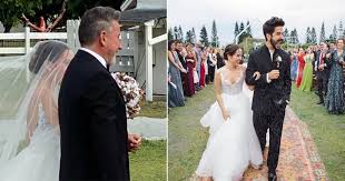 Días después de la boda, la pareja puso rumbo a su luna de miel, y una feliz evaluna publicaba desde un. Boda En Miami De Camilo Y Evaluna Hija De Ricardo Montaner