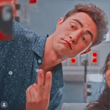 The comedy is partially based on kaling's childhood in the boston area. Icon Metadinha Eu Nunca Netflix Serie 2020 Paxton Never Have I Ever Celebrity Crush Cute Boys