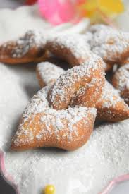 Bugnes Extra Moelleuses Recette De Beignets Recette Recette Beignet Bugnes Beignet De Carnaval Moelleux