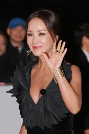 Film yang berjudul secret in bed with my boss merupakan film yang kini sedang populer diberbagai media. Uhm Jung Hwa Wikipedia
