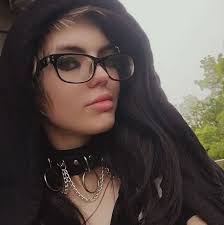 Jamie Schall's Instagram, Twitter & Facebook