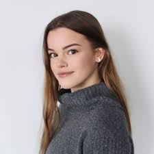 Sienna Knox's Instagram, Twitter & Facebook