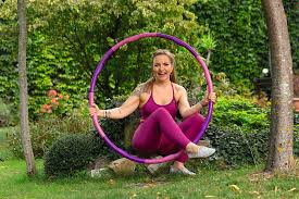 Easy mistakes really as people are spelling it the way it is spoken. Hula Hoop Reifen Auf Den Dreh Gekommen