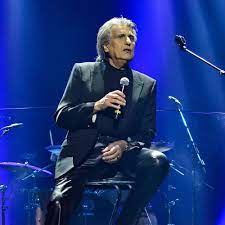 Find the latest tracks, albums, and images from toto cutugno. Musik Von Toto Cutugno Alben Lieder Songtexte Auf Deezer Horen