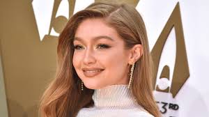 Khai malik has pakistani, english, irish, and welsh ancestry on her father's side and is of arab. Gigi Hadid In Throwback Laune So Suss Wohnt Tochterchen Khai