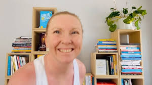 I've been home 8 weeks and I'm yet to unpack my bookcase. 📚 Partly because  I'm enjoying minimalistic living. Party because opening 7 crates of books  is more than the 3 backpacks