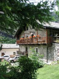Gli appartamenti in valle d'aosta stanno conoscendo uno sviluppo sempre maggiore sia nella vendita che negli affitti. Casa Tipica Di Montagna A Valgrisenche A Valle D Aosta In Affitto