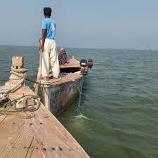 An amazing three and half hour journey across Manchar Lake, in the  houseboat of Zahid (Rahib) Ali Mallah, with his family members. From Lalwah  to Sheikh Dhaman, the older son Shahid remained