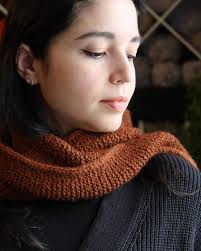 The Plain Yoke Tee 22 by Lene Holme Samsoe (Le Knit). I used Hobbii Acacia  in the colorway Hunter Green