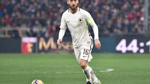 Rosso e penalty per il per de rossi c'è stata l'espulsione e l'inevitabile rigore che ha regalato il pari al genoa proprio su trasformazione di lapadula. Roma De Rossi Si Becca Due Giornate Per Lo Schiaffo A Lapadula Calciomercatoweb It News Di Calciomercato