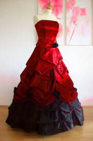 Die psychologische gliederung geht von assoziationen aus. Hochzeitskleid Abendkleid