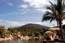 Mereka membina rumah rehat dipuncak bukit yang dikenali sebagai maxwell hill pada masa itu. Tips Percutian Bajet Rendah 10 Tempat Menarik Di Sungkai Yang Santai Dan Bajet Rendah Ammboi