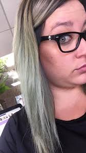 Big9 gives us 9levels of lift without the aggression or swelling. You get  brighter blondes that are in great condition. The product stays moist and  offers luxurious consistency when mixing with dedicated