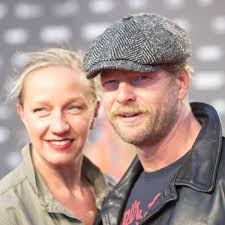 Das ist eine geradezu infame behauptung. Schwere Vorwurfe Noch Frau Corinna Packt Uber Trennung Von Henning Baum Aus Derwesten De