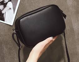 Ya, itulah sepuluh model tas selempang kecil wanita yang cantik dan keren banget menurut kamini. Tas Selempang Kecil Wanita Terbaru 2019 Tentu Saja Wanita Tidak Bisa Terlepas Dari Tas Ketika Mereka Bepergian Tasterbaru Sophie Tas Selempang Tas Tas Bahu