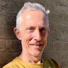 I graduated from the S.I. Newhouse School of Communications at Syracuse  University proudly armed with a degree in magazine journalism. I then  proceeded to ignore all of it (sorry mom and dad)