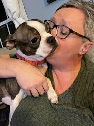Sadie needs momma's consoling bc Peanut is chewing “her” bone 🦴😅