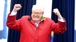 Le ballon rond ne reste pas une seconde en place. Jean Marie Le Pen Pas Tendre Avec Sa Fille Marine Elle N A Closer