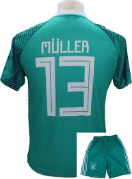 Check out this biography for more information about his childhood, family, personal life. Bol Com Thomas Muller Duitsland Thuis Tenue Voetbalshirt Broek Set Peuter Kinder