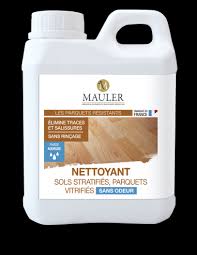 Ainsi, dès qu'une tache apparait sur votre parquet. Nettoyer Un Parquet Vitrifie Ou Stratifie 5 Astuces 5 Erreurs Le Terrier Blanc