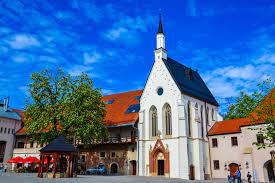 Strona poświęcona zabytkom i dawnej architekturze obronnej pokazująca ich historię i stan obecny. Zamek Piastowski W Raciborzu Slaskie Informacja Turyst