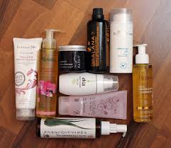 It sounds weird to clean your face with an oil, especially if you have oily skin. Reinigungsole Und Cleansing Balms Anwendung Und Produkte Beautyjagd