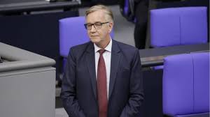 Dietmar bartsch (fraktionsvorsitzender, die linke) mit seiner rede in der generalaussprache zur politik der bundesregierung am. News Seite 24 Von 142 Kukksi Star News Beauty Und Trends