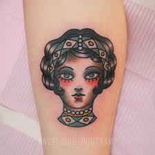 ANGELIQUE HOUTKAMP, tattoo artist in amsterdam