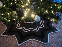 This ruffled mini tree skirt is only 12 inches in diameter, to fit a small, tabletop tree. All Free Crochet Christmas Tree Skirt Patterns Best Letter Cursive