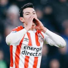 Hirving rodrigo lozano bahena, plus couramment appelé hirving lozano, né le 30 juillet 1995 à mexico au mexique, est un footballeur international mexicain évoluant au poste d' attaquant au ssc naples. Hirving Lozano Lozanostuff Twitter