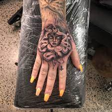 Pin De Jhuly Molina Em Tatuajes De Medusas