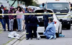 (1080p hd) (6:02) i̇ndir bmw e60 m5 (amcamin inanilmaz tepkisi)!!! Police Question Springs Man Who Pinged Cape Town Cop S Phone Before Killing