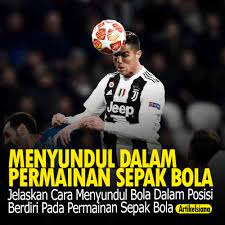 Mengarahkan bola dengan kepala dengan tujuan untuk menjaukan bola dari gawang, passing, atau mencetak gol. Jelaskan Cara Menyundul Bola Dalam Posisi Berdiri Pada Permainan Sepak Bola
